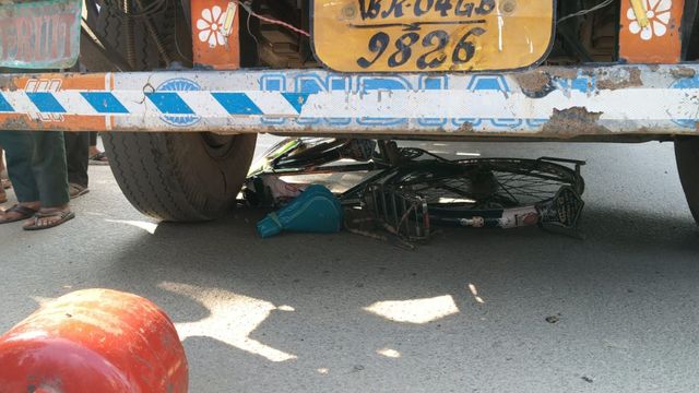 भोजपुर में बेकाबू ट्रक ने ली साइकिल सवार की जान, गुस्साए लोगों ने किया सड़क जाम
