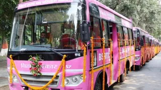 जमुई में महिलाओं को मिली सुरक्षित यात्रा की सौगात, पिंक बस सेवा शुरू