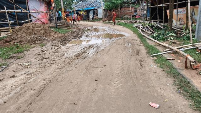 श्रावणी मेला 2026: बांका में 20 KM कांवड़िया पथ पर अब तक नहीं बिछी बालू, कीचड़ से पैदल चलना हुआ मुश्किल
