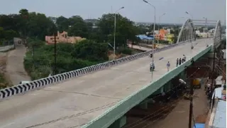 इटाढ़ी ओवरब्रिज क्षतिग्रस्त होने के मामले में कार्रवाई की मांग। फाइल