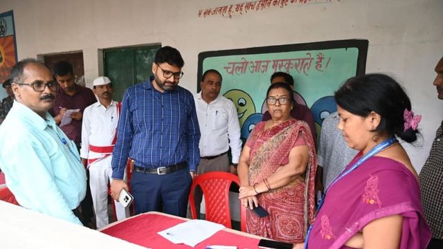 Jharkhand SIR: अब अनुपस्थित-मृत वोटरों की लिस्ट होगी जारी, चुनाव आयोग की वेबसाइट पर देख सकेंगे लोग
