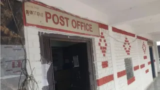 हमीरपुर में डाक कर्मी की लापरवाही सामने आई है। प्रतीकात्मक फोटो