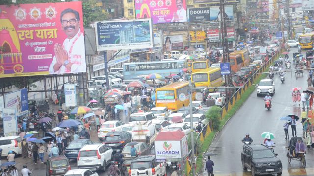 रांची में कांग्रेस और बीजेपी के प्रदर्शन ने रोकी शहर की रफ्तार, घंटों जाम में फंसी रहीं गाड़ियां 
