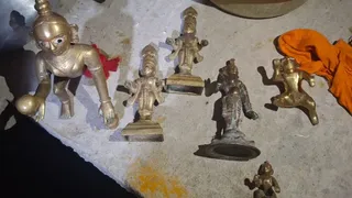 बरामद मूर्तियों की तस्वीर। जागरण