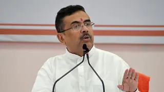 अम्फान घोटाले पर बोले शुभेंदु अधिकारी (फोटो-एएनआइ)