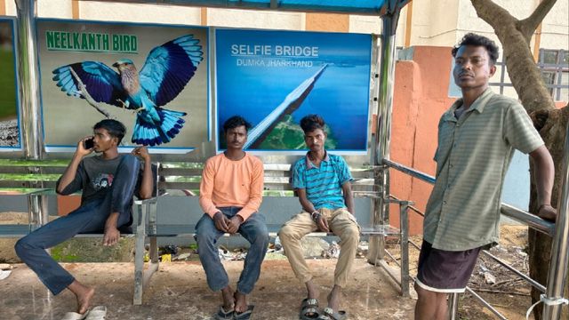 दुमका: 10 साल पहले की थी मां की हत्या, अब ससुराल में की आत्महत्या; गांव में शव दफनाने पर हुआ बवाल
