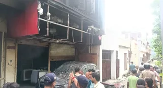 दूध डेयरी में लगी आग। जागरण