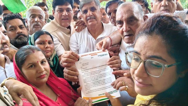 सोनीपत में जंतर-मंतर लाठीचार्ज के खिलाफ विपक्ष और संगठनों का जोरदार प्रदर्शन