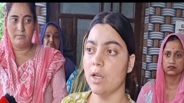 NEET Exam Controversy: पहले 651 नंबर, दो दिन बाद चेक किया तो 251, जम्मू-कश्मीर की छात्रा सुप्रिया ने उठाए सवाल
