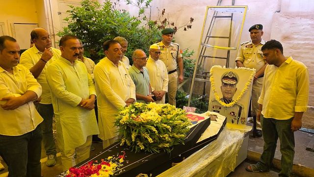'माटी के लाल' को गृह जिले ने नम आंखों से दी विदाई, त्रिपुरा के DGP अनुराग धनखड़ का राजकीय सम्मान के साथ अंतिम संस्कार