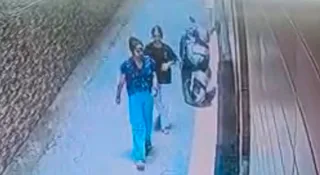 कारोबारी ने यह सीसीटीवी फुटेज उपलब्ध कराई है, जिससे वो चोरी की घटना से जुड़ा बता रहे हैं।