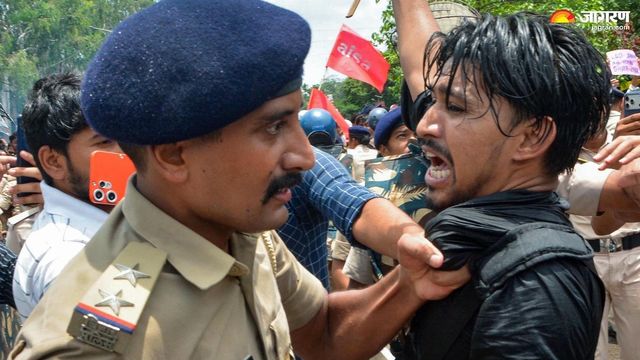 नीट पेपर लीक: कटिहार-दरभंगा और बेगूसराय... कहीं पत्थर बरसे तो कहीं लाठीचार्ज, बिहार में दिनभर मचा बवाल