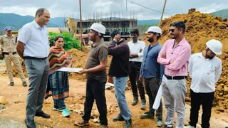 जिलाधिकारी ने किया लोहाघाट के छमनियां चौड़ में निर्माणाधीन महिला स्पोर्ट्स कॉलेज के कार्यों का निरीक्षण। जागरण