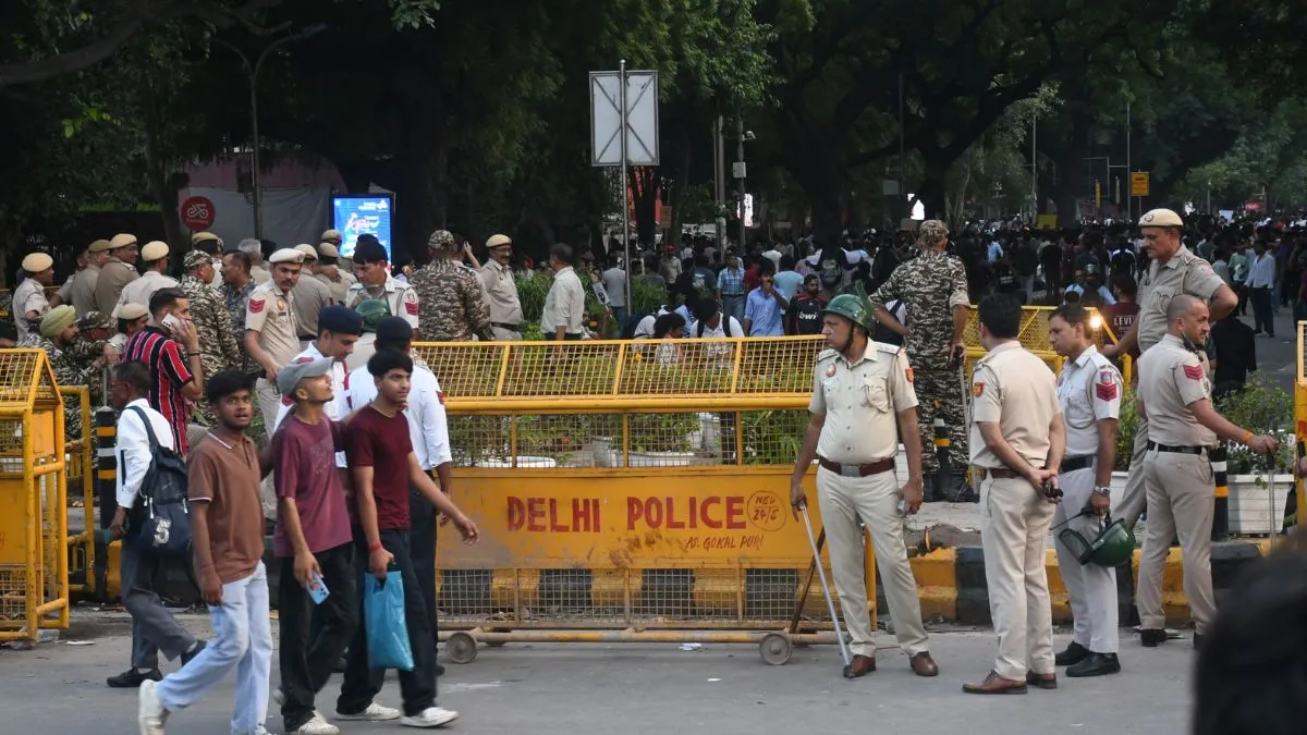 '400 पाकिस्तानी हैंडल की पहचान हुई', दिल्ली पुलिस ने NEET विरोध प्रदर्शनों में ऑपरेशन सिंदूर कनेक्शन का किया खुलासा