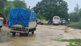 हिमाचल प्रदेश में भारी बारिश का अलर्ट है।