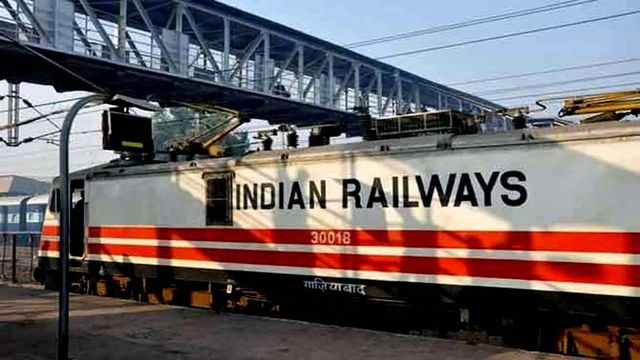 Indian Railway News: पश्चिम रेलवे करा रहा ट्रैक पर काम, कई ट्रेनें रहेंगी निरस्त; सियालदाह अजमेर सहित अन्य का रूट बदला
