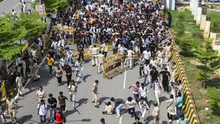 पटना बवाल पर बड़ा एक्शन: 4 थानों में 21 FIR दर्ज, छात्रसंघ अध्यक्ष समेत 45 गिरफ्तार (PTI)
