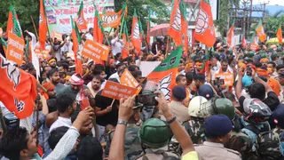 कांग्रेस कार्यालय का घेराव करने पहुंची बीजेपी। (जागरण)