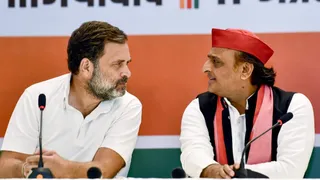 राहुल गांधी और अखिलेश यादव।