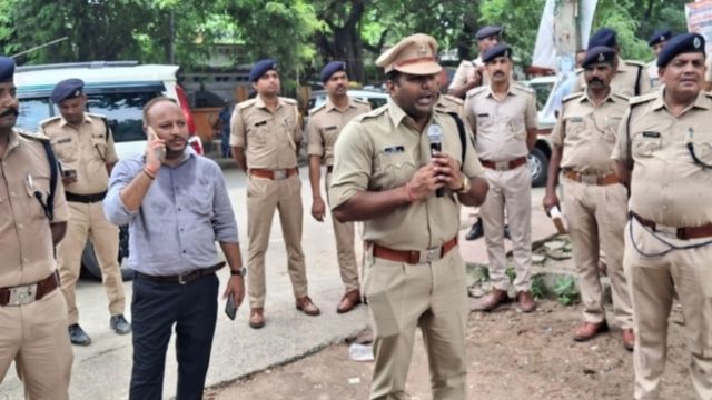 'कानून हाथ में लिया तो खैर नहीं', छात्रों के प्रदर्शन से पहले हाई अलर्ट पर सारण पुलिस, सोशल मीडिया पर पैनी नजर
