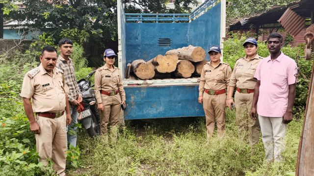 लालकुआं में वन विभाग की बड़ी कार्रवाई, अवैध सागौन लकड़ी जब्त; तस्कर फरार
