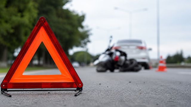 गढ़वा में भीषण सड़क हादसा, दो बाइकों की आमने-सामने टक्कर; तीन युवक गंभीर
