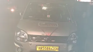 इसी कैब में मिला था चालक का शव : पुलिस