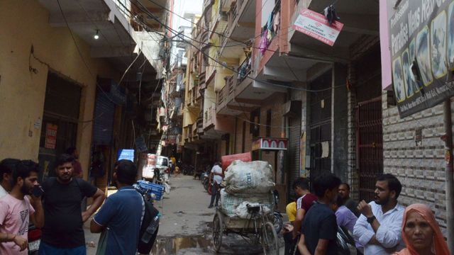 CM योगी का आदेश बेअसर, ममूरा की आग के बाद भी सिस्टम खामोश; नोएडा में धड़ल्ले से चल रहे अवैध PG-कोचिंग सेंटर
