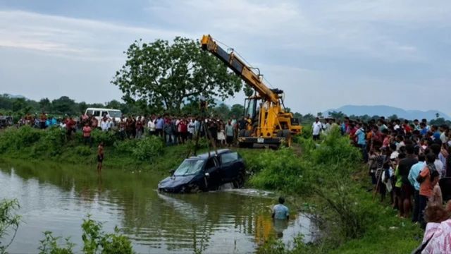 ओडिशा में शादी से लौट रही कार तालाब में गिरी, पांच लोगों की डूबने से मौत; दो ने तैरकर बचाई जान
