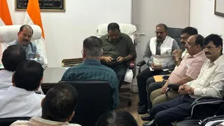 कांवड़ यात्रा को लेकर परिवहन विभाग की बैठक, बस संचालकों को सुरक्षा मानकों का सख्ती से पालन करने के निर्देश। फोटो: जागरण