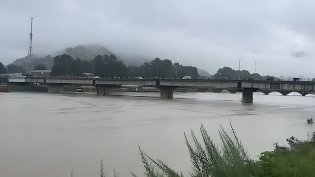 घाटी में लगातार बारिश से झेलम में उफान, बाढ़ की आशंका से लोग भयभीत; श्रीनगर में अलर्ट