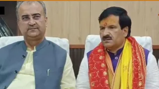 मंगल पांडेय के साथ मृत्युंजय तिवारी।