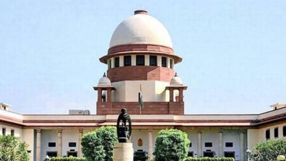 सुप्रीम कोर्ट पहुंचा गोवा विधायक का दलबदल मामला, 3 जजों की पीठ करेगी कांग्रेस नेता की याचिका पर सुनवाई