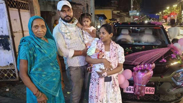 सहरसा की लेडी डॉक्टर ने दूसरी बेटी को दिया जन्म, पिता की गोद में बड़ी बेटी बोली- नन्हीं परी आई
