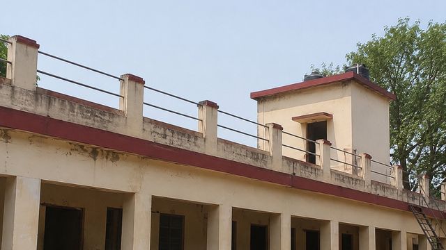 सासाराम में पुलिस बैरक की छत पर BSAP जवान की मौत, अपने ही सरकारी हथियार से चली गोली
