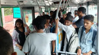 जंतर-मंतर प्रोटेस्ट के चलते छात्र पेरशान।