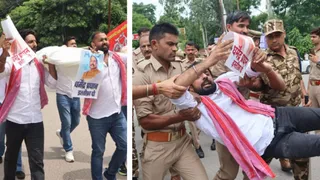 मेरठ में छात्रों ने शिक्षा मंत्री की अर्थी निकाली, छात्र को हिरासत में लेती पुलिस। जागरण