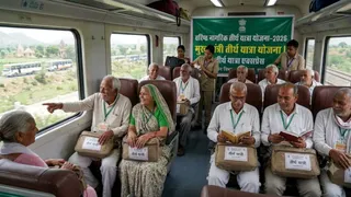 तीर्थ यात्रा योजना में आयकर दाताओं पर सख्ती (यह तस्वीर AI की मदद से बनाई गई है।)