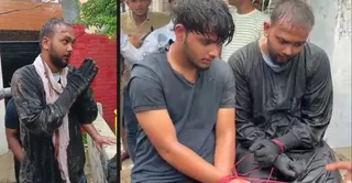 चकेरी श्यामनगर में लूट के इरादे से भाई से साथ प्रिंटिंग प्रेस कारोबारी के घर घुसा था। पकड़े जाने के बाद आरोपित भीड़ से हाथ जोड़ते हुए। इसके पीछे आरोपित का छोटा भाई इंटरमीडिएट का छात्र । - वीडियो वेब