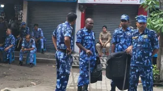 छपरा में बंद को लेकर तैनात पुलिस के जवान। जागरण