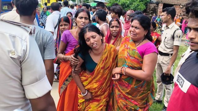 पटना के मनेर में भीषण हादसा, गड्ढे में पलटे ऑटो में दौड़ा करंट; तीन लोगों की मौत, एक घायल