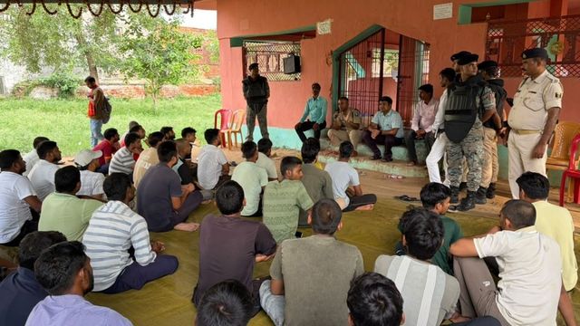 बिहार बंद में रोहतास क्यों रहा शांत? डीएम-एसपी की एक पहल बनी चर्चा का विषय
