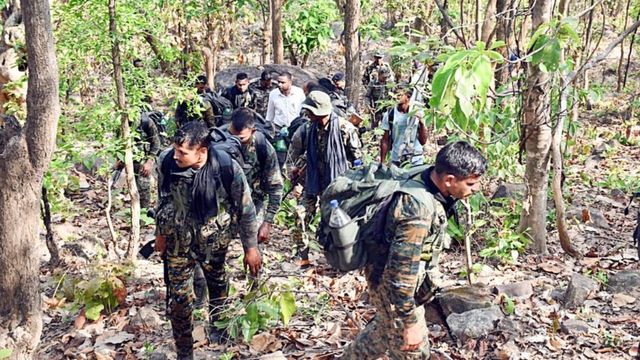 लखीसराय में मिला माओवादियों का पुराना जखीरा, जंगल से 2 राइफल बरामद