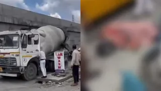 मिक्सर ट्रक की चपेट में आने से बुलेट सवार की मौत(फोटो: सोशल मीडिया)