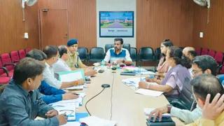 कलेक्ट्रेट में जिला स्तरीय नारकोटिक्स को-आर्डिनेशन समिति की बैठक लेते डीएम डॉ. आशीष चौहान