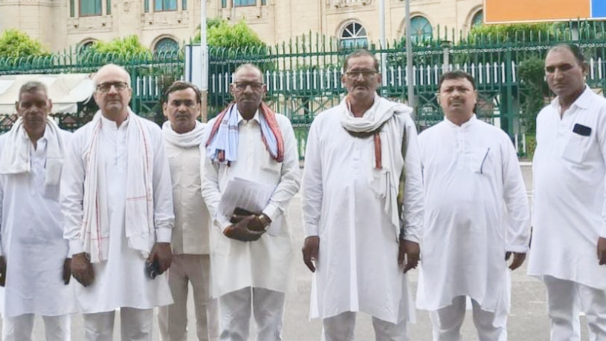 चार प्रतिशत भूखंड को लेकर सीएम के ओएसडी से मिले ग्रेटर नोएडा के किसान, 15 दिन में कार्रवाई का आश्वासन