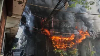 हौज रानी अग्निकांड की मजिस्ट्रियल जांच में दिल्ली पुलिस, एमसीडी, पर्यटन विभाग और बीआरपीएल सहित चार सरकारी एजेंसियों की गंभीर लापरवाही उजागर हुई है।