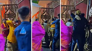 उज्जैन के महाकाल मंदिर परिसर में सुरक्षाकर्मी पर चाकू से हमला (फोटो- सोशल मीडिया)