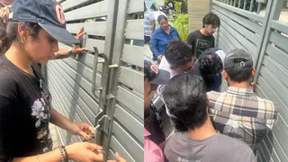 कॉलेज के बाहर ताला जड़ते हुए अभिभावक।