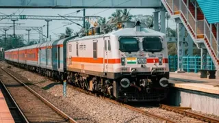 कासगंज ऐशबाग एक्सप्रेस का गोला और लखीमपुर में भी होगा ठहराव।
